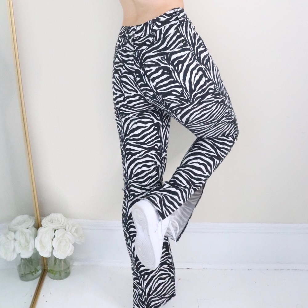 UO Skylar Split Hem Jeans